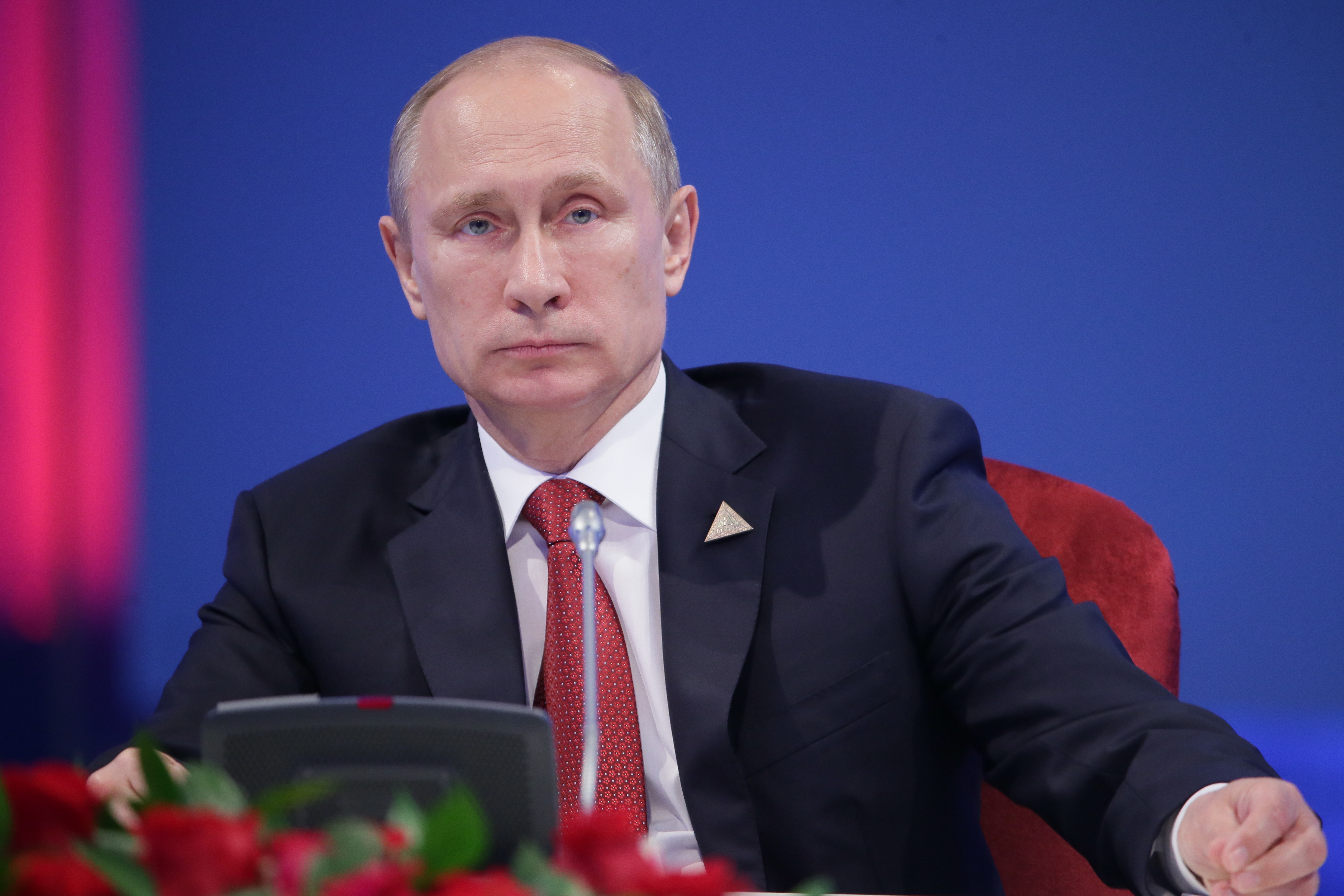 Президент Путин разрешил Министерству обороны продавать лом без торгов