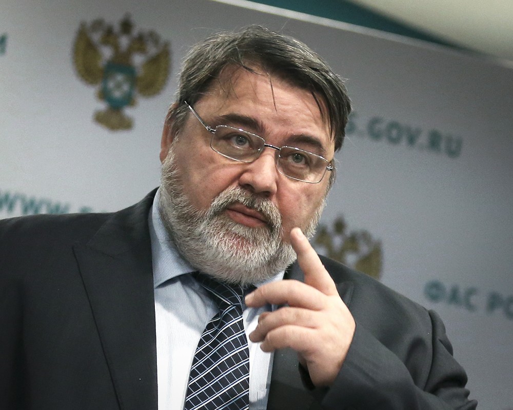 Статус недобросовестного поставщика не мешает участвовать в закупках – мнение ФАС