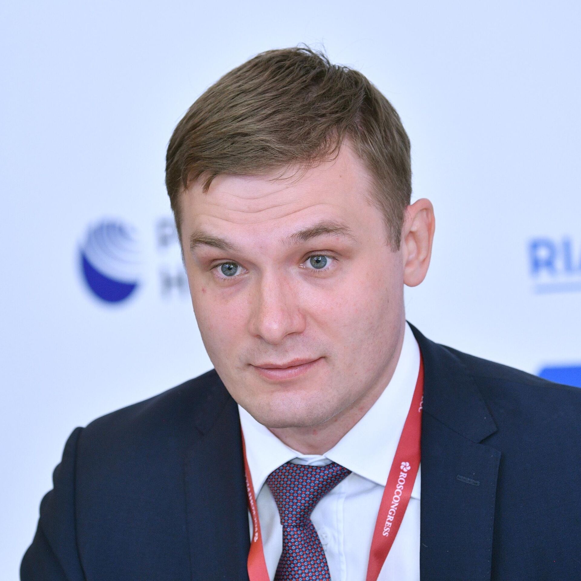  Глава Хакасии Валентин Коновалов возвратился из командировки в Москву бизнес-классом «Аэрофлота»