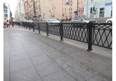 Привыкли и лепят: Петербургу пора отказаться от сплошных заборов