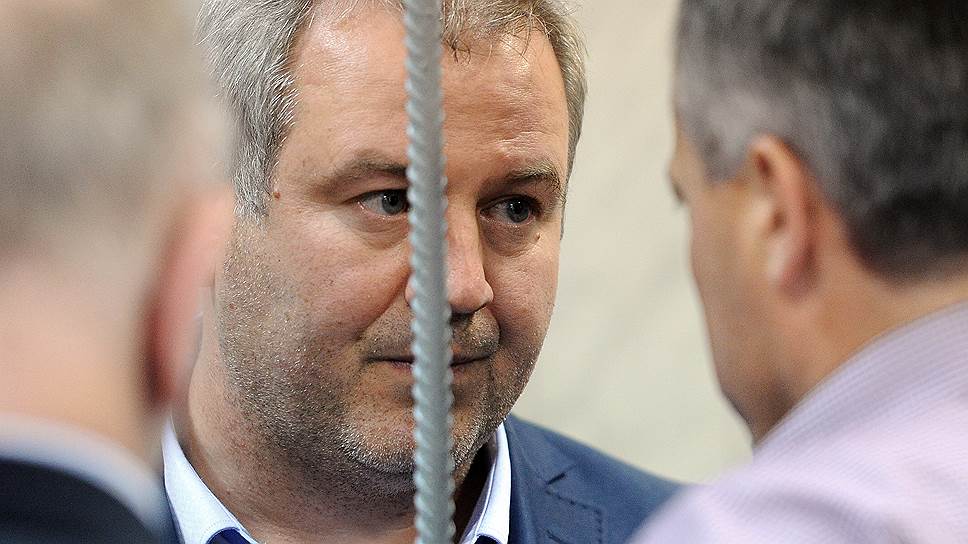 Следователь лишился работы после пропажи огромной суммы из хранилища вещдоков