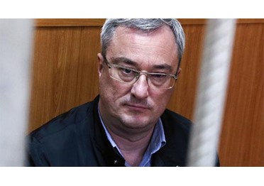 Экс-руководителя Коми Гайзера будут судить за коррупцию