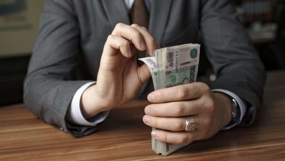 В России за год сильно увеличилась сумма взяток
