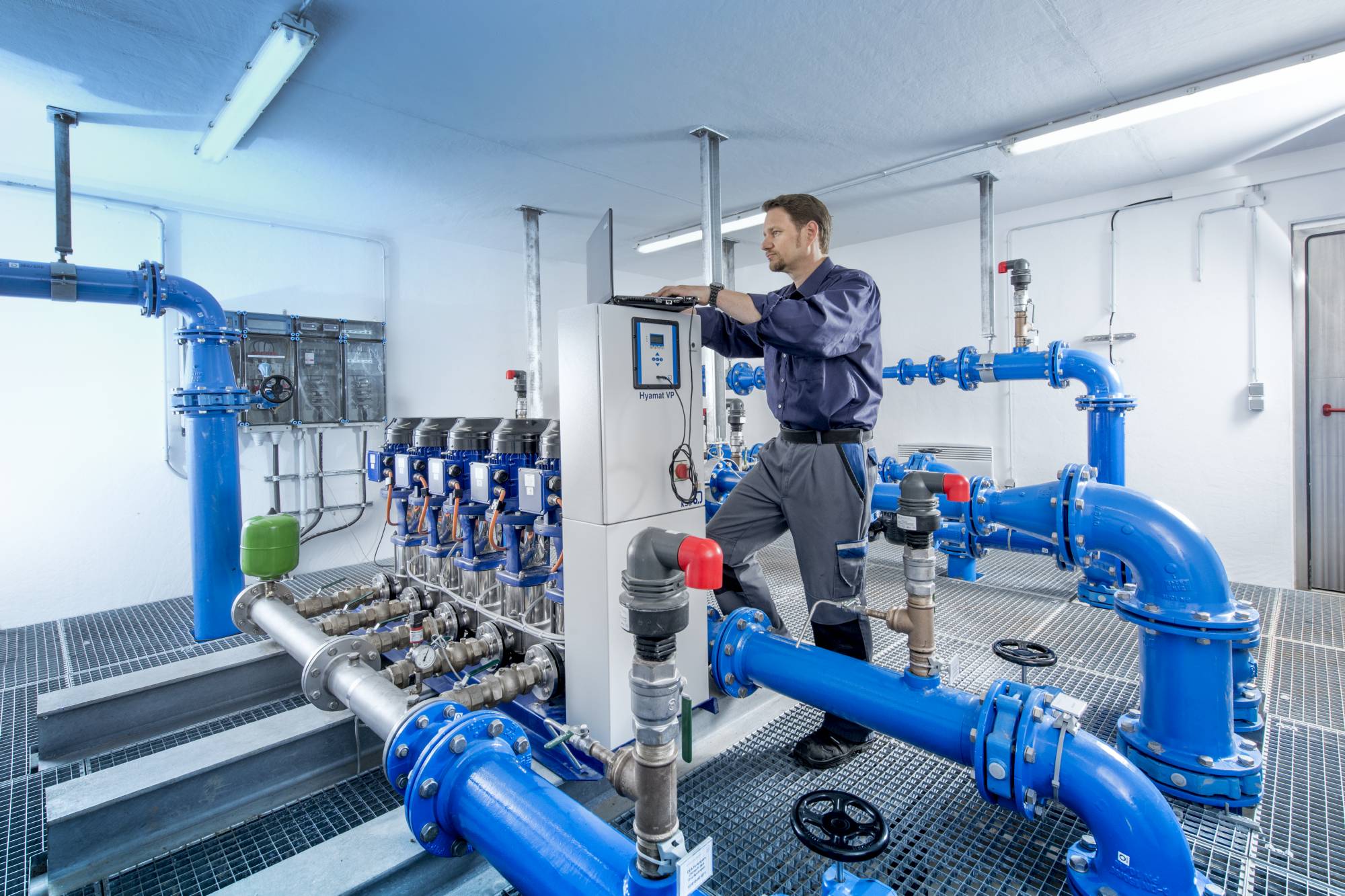 Марат Хуснуллин: Более 26 млрд рублей будет направлено в 21 регион для модернизации 3,2 тыс. км коммунальных сетей