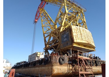 К замене главного двигателя на плавкране ПК-3051 приступили работники монтажно-сдаточного цеха Амурского судостроительного завода (входит в #ОСК)