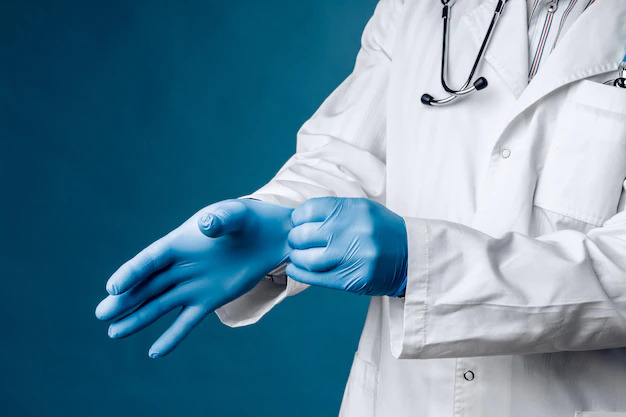 УФАС выявило нарушение в торгах на поставку медицинских перчаток для 9 учреждений здравоохранения