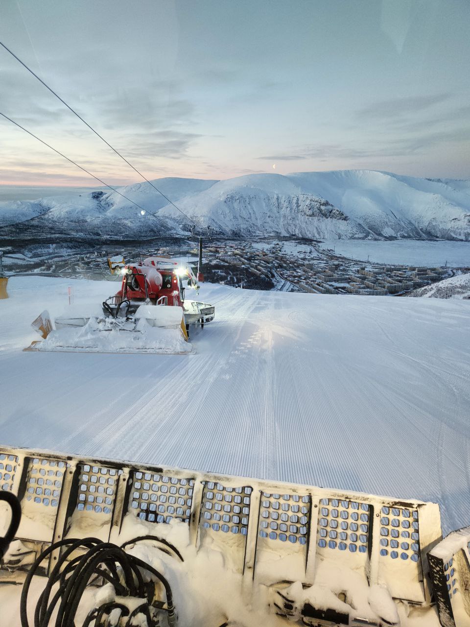  Пришло время для нового выпуска пятничной рубрики, и сегодня мы отправимся в Кировск – на горнолыжный курорт «Большой Вудъявр». 