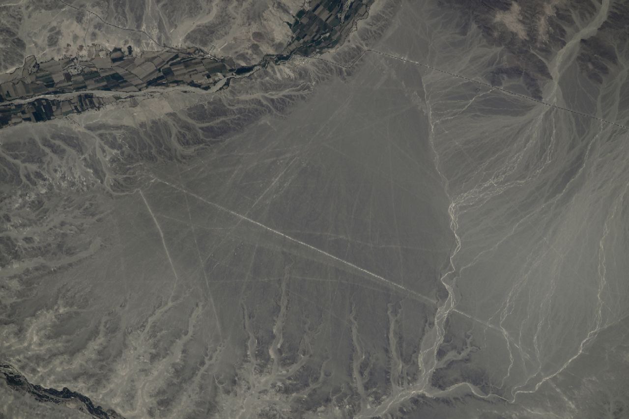 Одно из самых притягательных для уфологов мест на планете — плато Наска в южной части Перу.