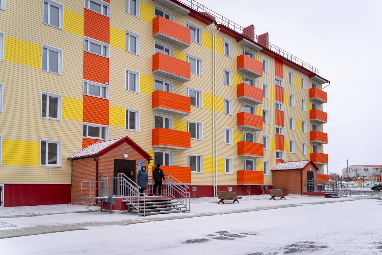 Марат Хуснуллин: В Сибирском федеральном округе порядка 123 тыс. человек переехали из аварийного жилья