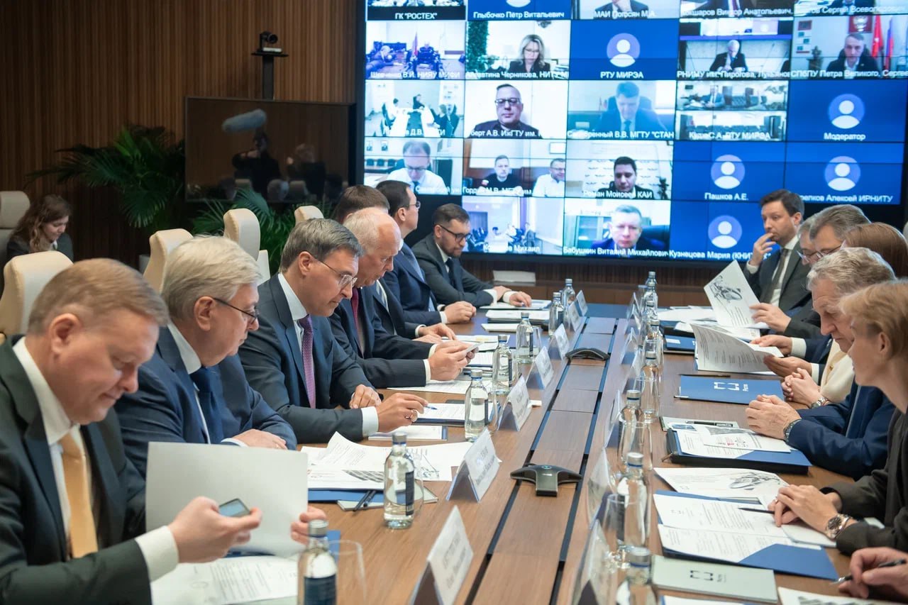  Ростех и ведущие вузы страны создали Совет по взаимодействию науки и промышленности.