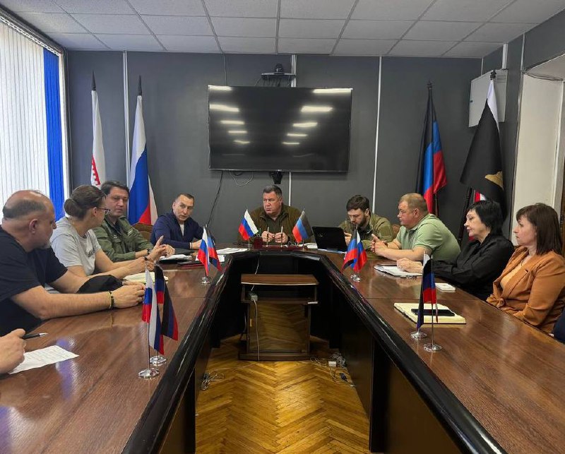 Минстрой России проверил работы по восстановлению города Енакиево Донецкой Народной Республики 