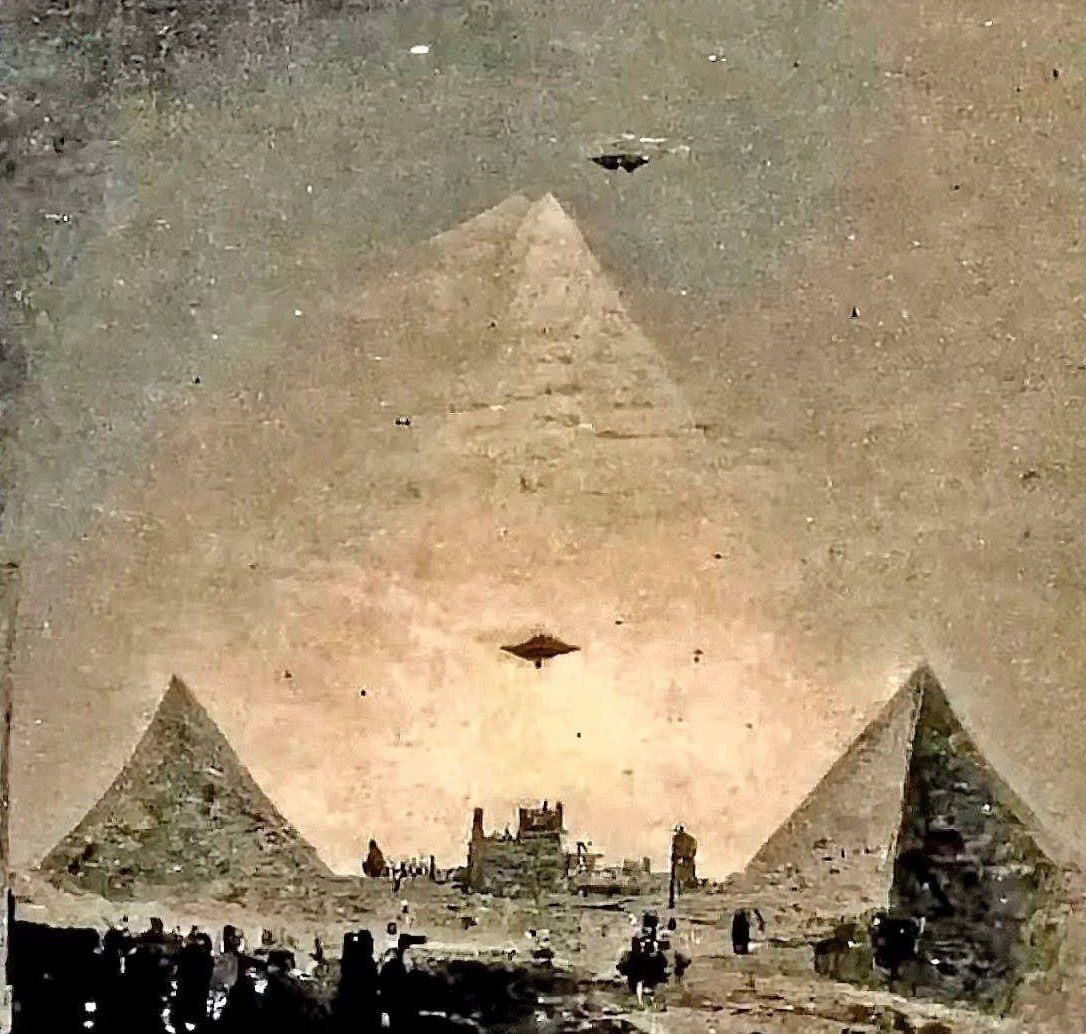 Эти необычные фотографии общественности предоставил частный исследователь, некий Стив Сандей.