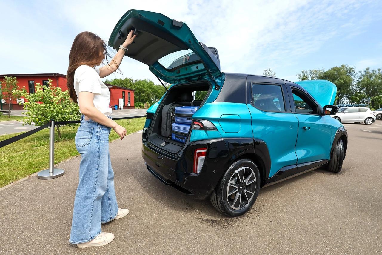 Российский электрокар "Атом" с локализацией в 70% будет стоить 3,9 миллиона рублей.