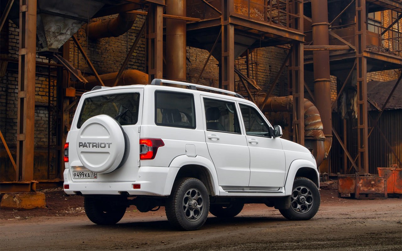 УАЗ показал новый "Патриот" - это первый рестайлинг автомобиля за 10 лет.