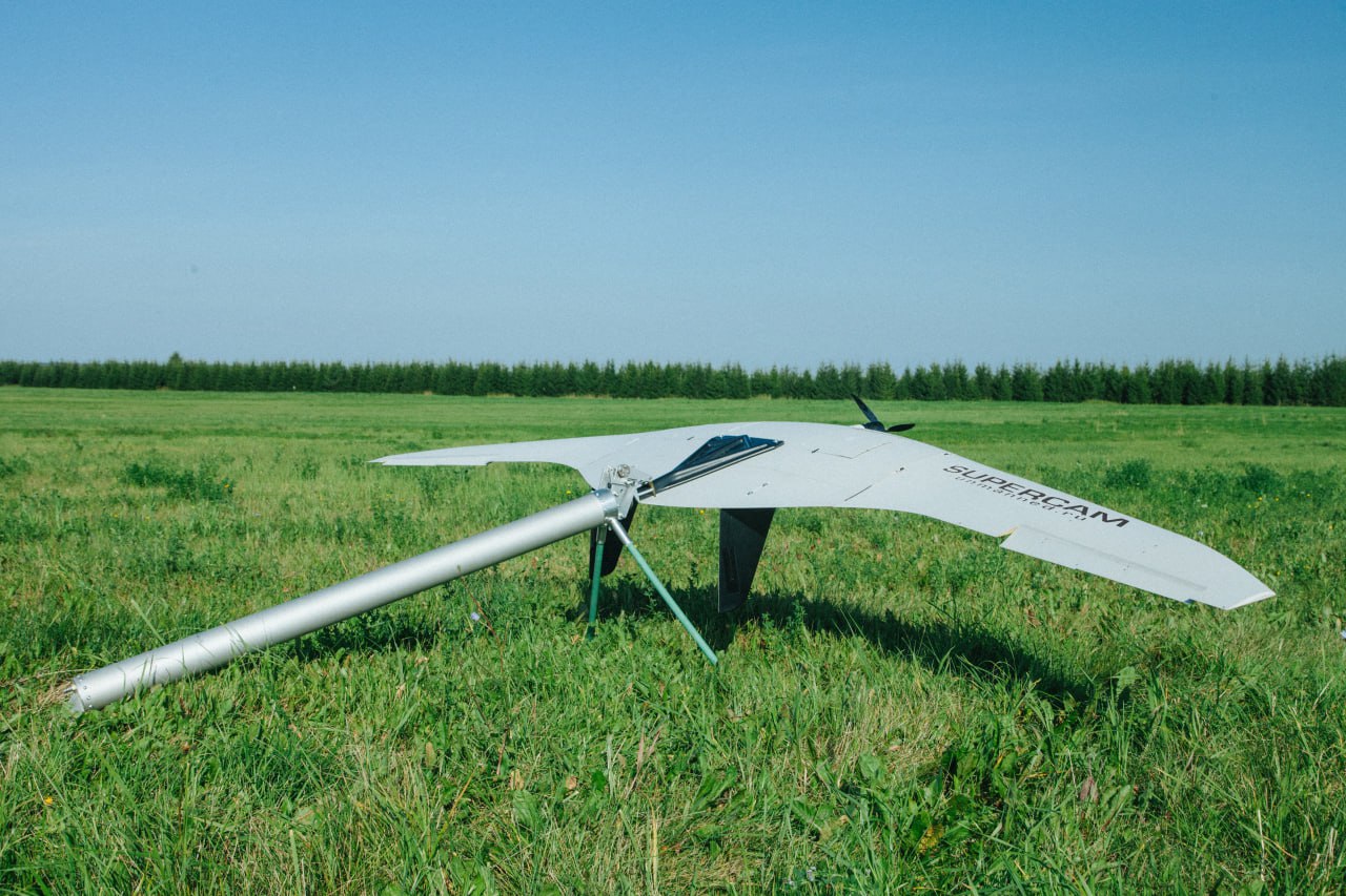   На выставку в IDEX-2025 в Абу-Даби привезли много отечественных беспилотников, в том числе и из линейки Supercam. И теперь ГК "Беспилотные системы" рассказывает всякие интересности про свои БПЛА.