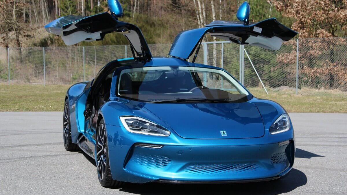 Немецкий производитель люксовых автомобилей Isdera подает на банкротство.
