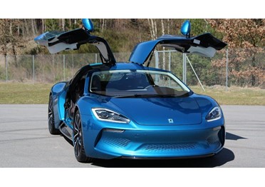 Немецкий производитель люксовых автомобилей Isdera подает на банкротство.