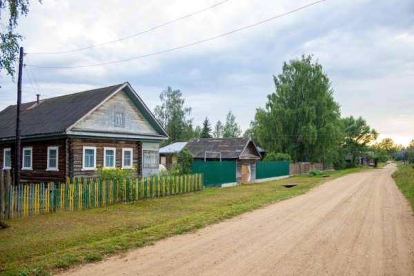 Мигранты из Средней Азии скупают дома в русских деревнях, заявили в СПЧ