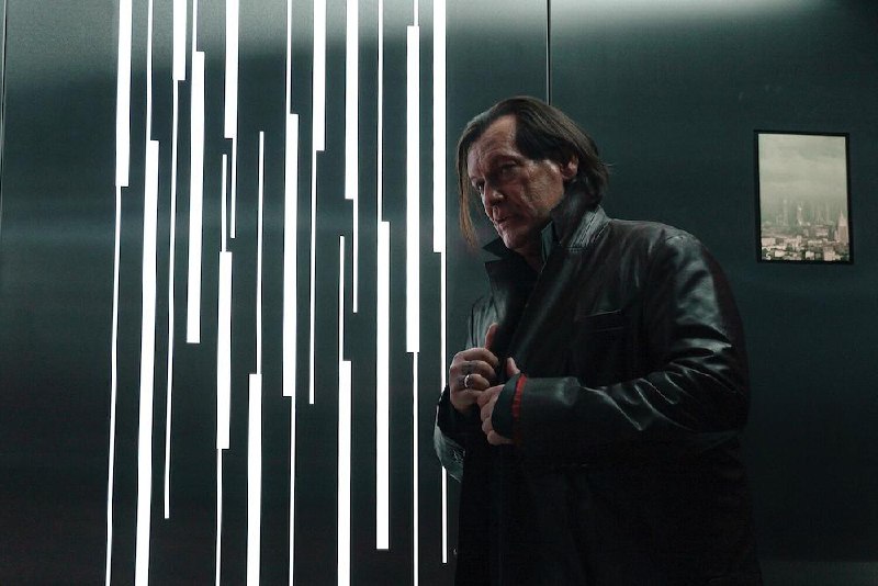 Официальная касса России: падение под контролем