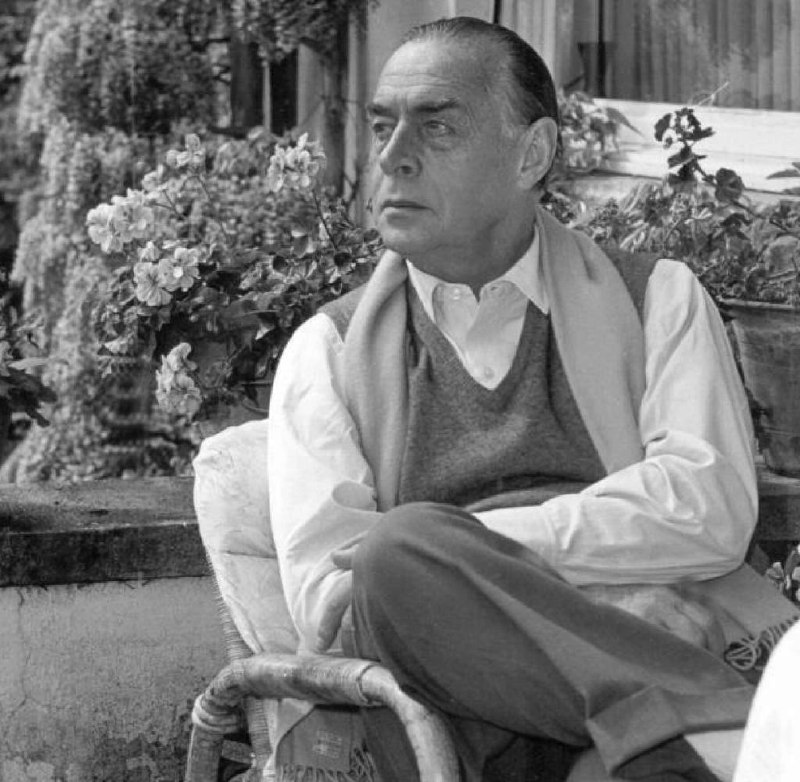 "Истинное счастье иметь того, кому можешь открыть свою душу без страха быть преданным и обсмеянным."