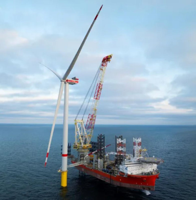 EnBW подключил к сети первую из 64 турбин своей ветряной электростанции He Dreiht мощностью 960 МВт в Северном море. В реализации проекта используются турбины Vestas V236-15, каждая мощностью 15 МВт. 