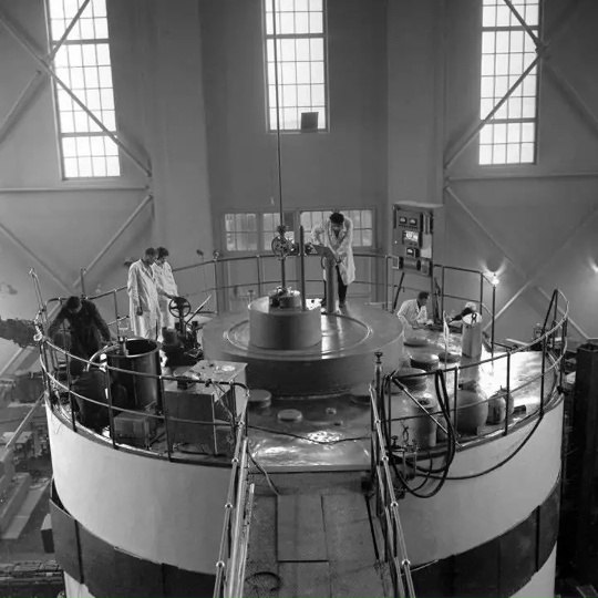 Исследовательский реактор ВВР-СМ в институте ядерной физики Академии наук Узбекистана